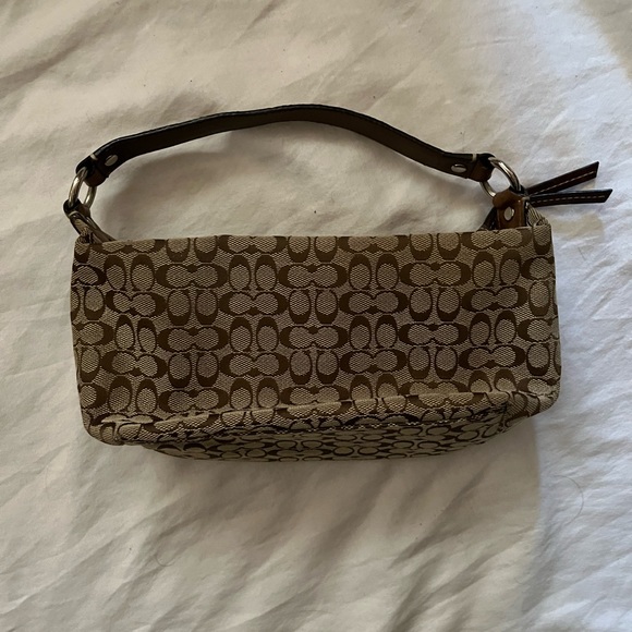 SOLD! VINTAGE COACH SIGNATURE BAGUETTE MINI - Picture 2 of 7